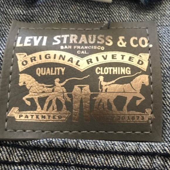 Levi’s Women's Long Sleeve Medium Wash Distressed Denim Jacket Size Small NWT - Picture 7 of 11